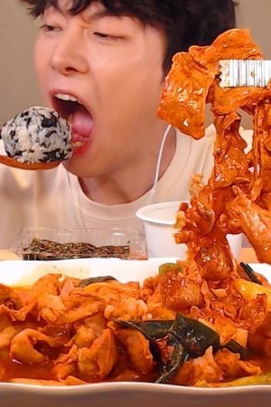 What makes a Mukbang an interesting show?
